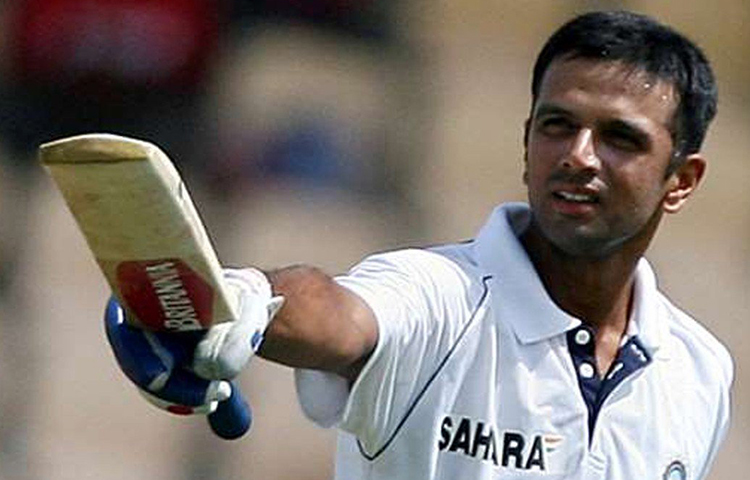 ২০০৫ সালে পাকিস্তানের বিরুদ্ধে ইডেনে ফের টেস্টের দুই ইনিংসে সেঞ্চুরি করেন দ্রাবিড়। প্রথম ইনিংসে তার ব্যাট থেকে আসে ১১০। ভারত তোলে ৪০৭। দ্বিতীয় ইনিংসে দ্রাবিড় করেন ১৩৫। অনিল কুম্বলের দাপটে ১৯৫ রানে জেতে টিম ইন্ডিয়া।