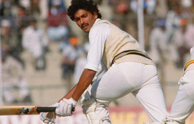 রবি শাস্ত্রী: টেল এন্ডারদের কাছে ৫০ রান করাটাই বিশাল ব্যাপার। গ্লেন ম্যাকগ্রাকে এই ৫০-এর জন্য ১০২টি টেস্ট খেলতে হয়েছিল। রবি শাস্ত্রী কিন্তু সেই তালিকারই এক জন। টেস্ট ক্যারিয়ার শুরু করেছিলেন ১০ নম্বর ব্যাটসম্যান হিসেবে। তার ব্যাটিং অর্ডারে বার বারই রদবদল করা হয়। কিন্তু এক এক করে যত আপার অর্ডারে তুলে আনা হয়েছিল, ততই তার ব্যাটিংয়ের স্ফূরণ ঘটেছিল।