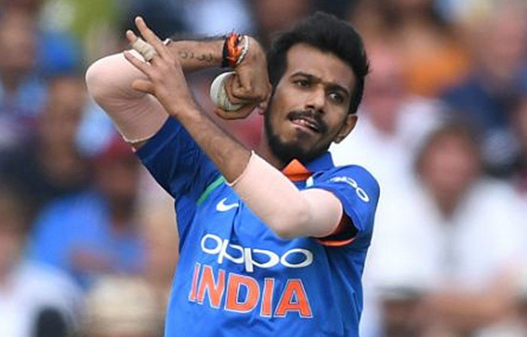 গত মৌসুমে পর্যন্ত লেগস্পিনার যুজবেন্দ্র চহাল ২০ ওভারের ফরম্যাটে ছিলেন দলের আক্রমণের অন্যতম প্রধান অস্ত্র। কিন্তু সেই জায়গা এখন আর নেই। অফস্পিনার ওয়াশিংটন সুন্দর, লেগস্পিনার রাহুল চহাররা উঠে এসেছেন। ফলে, প্রথম এগারোয় চহালের জায়গা আর নিশ্চিত নয়।