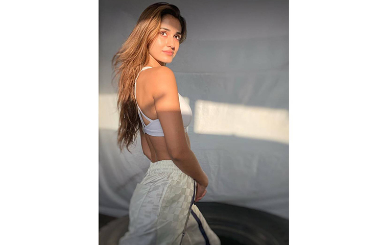 চলচ্চিত্রের পাশাপাশি দিশা মডেলিংও করছেন।