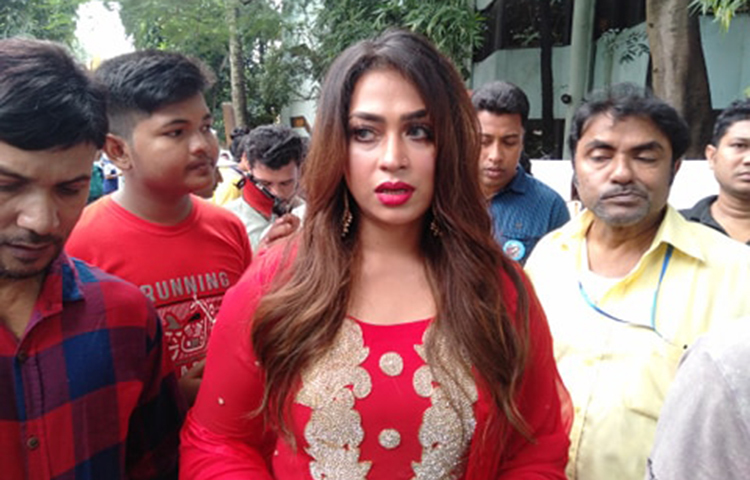 পপিও এসেছেন ভোট দিতে। ছবি: জাগো নিউজ