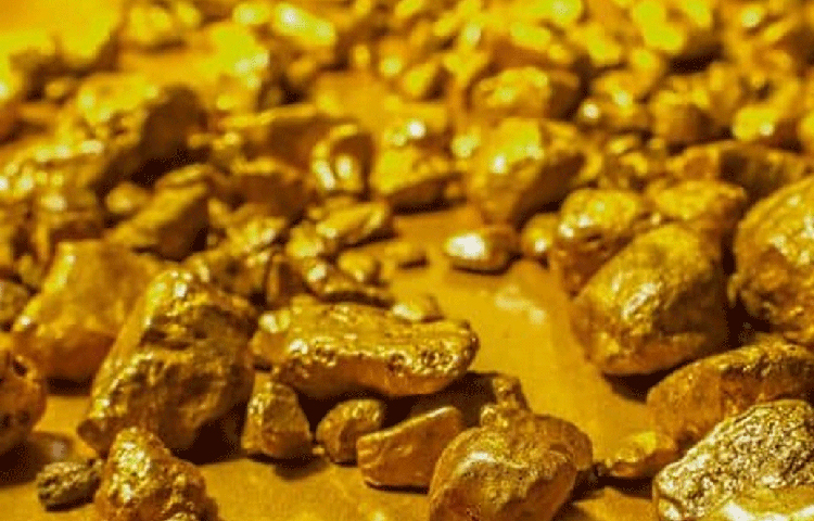 ইতালি: স্বর্ণ ভল্টের তালিকা অনুযায়ী বিশ্বে তৃতীয় ইতালি। তার ভল্টে ২৪১৫.৮ টন সোনা সঞ্চিত রয়েছে। এবং ইতালি বছরের পর বছর ধরে সোনার ভল্টের আকার বজায় রেখে যাচ্ছে।