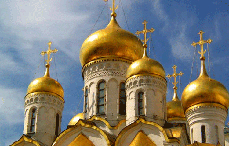 রাশিয়া: গত সাত বছর ধরে বিশ্বের সবচেয়ে বড় সোনা ক্রেতা রাশিয়ার সেন্ট্রাল ব্যাংক। রাশিয়া প্রশাসনের তত্ত্বাবধানে ২২১৯.২ টন সোনা রয়েছে। সোনা সঞ্চয়ে রাশিয়া বিশ্বে পঞ্চম।