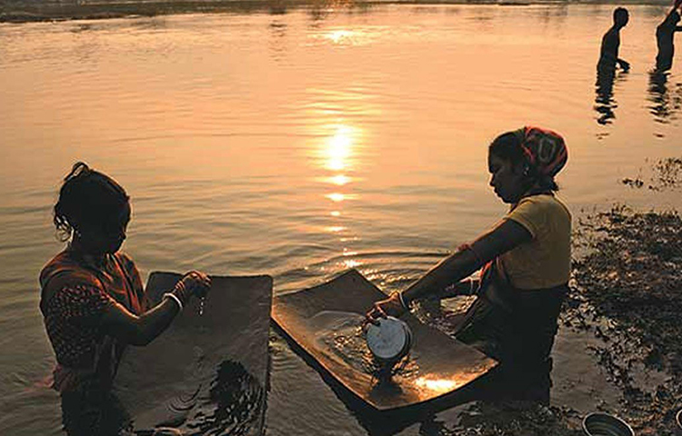 খারকাই নদী: সুবর্ণরেখার উপনদী হল খারকাই। জামশেদপুরের আদিত্যপুরের উপর দিয়ে বয়ে গিয়েছে এই নদী। এই নদীর দৈর্ঘ্য মাত্র ৩৭ কিলোমিটার।