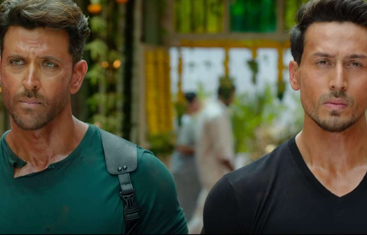 ২ অক্টোবর মুক্তি পেয়েছে ওয়ার। আর প্রথম দিনেই ছবিটি কামিয়ে ফেলেছে ৫৩.৩৫ কোটি টাকা। হিন্দি ছবিটি আয় করেছে ৫১.৬০ কোটি। বাকি ১.৭৫ কোটি এসেছে তেলেগু-তামিল থেকে।