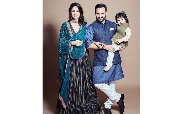 ছেলে তৈমুরকে নিয়ে সাইফ-কারিনা।