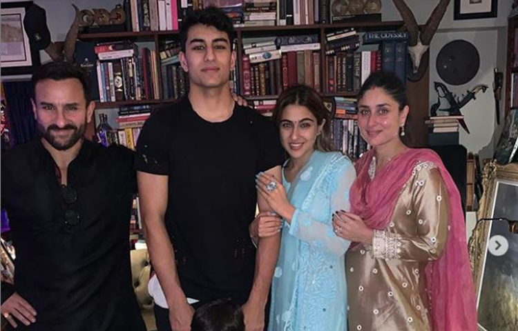 দীপাবলিতে সাইফ আলি খান এবং কারিনা কাপুর খানের সঙ্গে দেখা করতে আসেন সারা আলি খান এবং ইব্রাহিম খান।