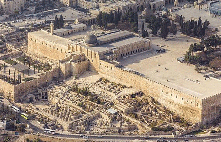 সদর দফতর যাতে সহজে খুঁজে না পাওয়া যায়, তার জন্য একরি শহরের মাটির অনেকটা নিচে ওই সুড়ঙ্গ তৈরি করা হয়েছিল। গোপন সুড়ঙ্গ দিয়ে সদর দফতরে পৌঁছতেন যোদ্ধারা।