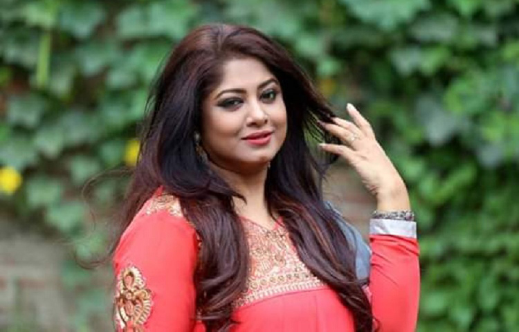 মৌসুমীর বাবা নাজমুজ্জামান মনি ও মা শামীমা আখতার জামান।