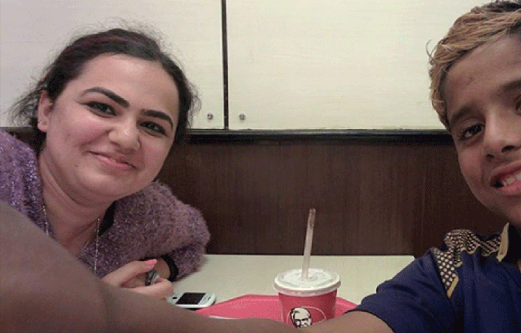 এমবিএ পাশ করার পর ২০১৫ সালে আমদাবাদের অরবিন্দ লিমিটেডের একটি কাপড় উৎপাদনকারী কোম্পানিতে যোগ দেন তিনি। ভালো কাজের পুরস্কারস্বরূপ খুব তাড়াতাড়ি তিনি প্রমোশনও পেয়ে যান।