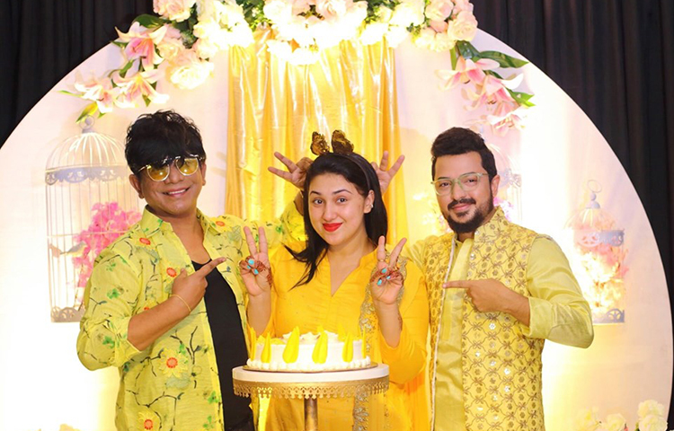 জন্মদিনের ফটোসেশন।