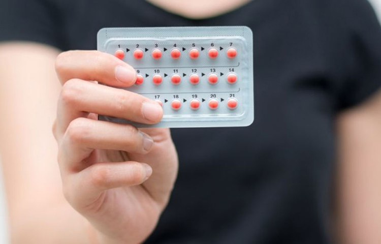 বার্থ কন্ট্রোল পিল বা গর্ভনিরোধক ওষুধ গর্ভপাত করায় না, শুধু ডিম্বস্ফোটন বা ওভিউলেশনের সময় পিছিয়ে দিয়ে গর্ভধারণের ঝুঁকি এড়াতে সাহায্য করে। তাই গর্ভধারণের পর এই জাতীয় অষুধ খেলে কোনো কাজ হবে না।