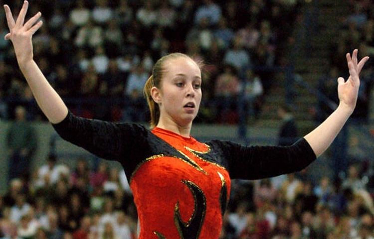 পরের বছর সাফল্য এল আন্তর্জাতিক মঞ্চে। গ্রিসে ইউরোপীয়ান চ্যাম্পিয়নশিপে তার নামের পাশে যোগ হয় পাঁচটি পদক।