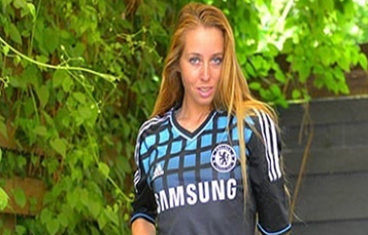 এরপর সাফল্যের নিরিখে আর পিছনে ফিরে তাকাতে হয়নি ভেরোনাকে। ২০০১ সালে তিনি-ই ডাচ অল অ্যারাউন্ড উইমেন্স চ্যাম্পিয়ন। পরের বছর সাফল্য এল আন্তর্জাতিক মঞ্চে। গ্রিসে ইউরোপীয়ান চ্যাম্পিয়নশিপে তার নামের পাশে যোগ হয় পাঁচটি পদক।