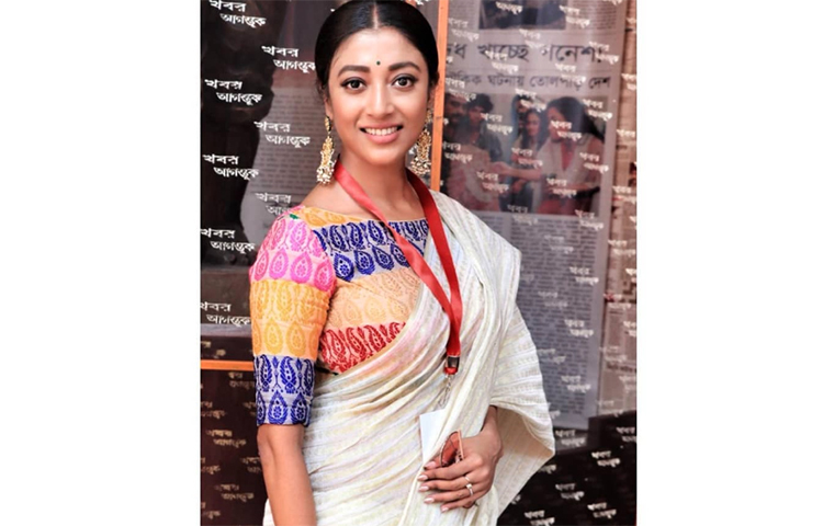 পূজার সাজে পাওলি দাম।