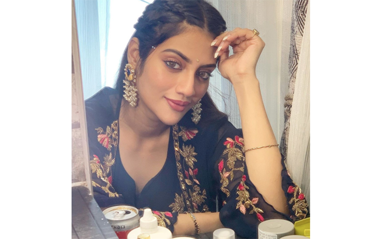 পূজার সাজে নুসরাত জাহান জৈন।