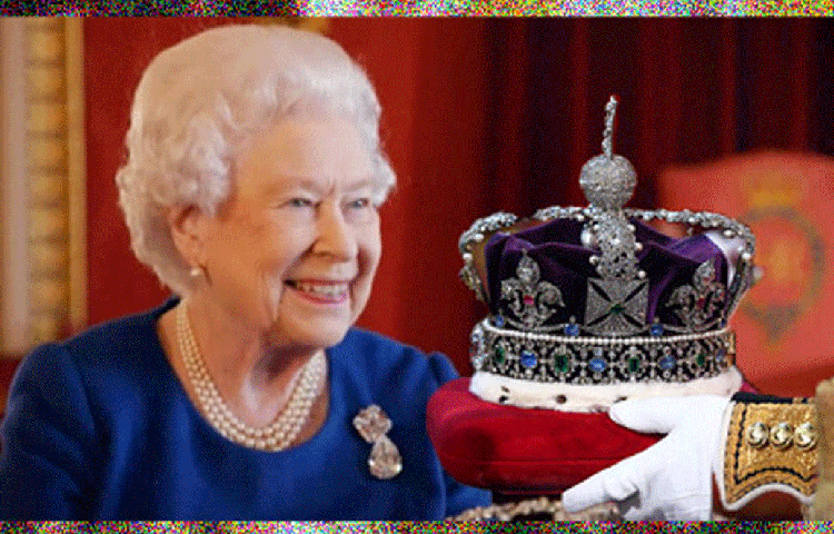 কিন্তু ১৯১১ সালে পঞ্চম জর্জের রাজ্যাভিষেকের সময় থেকে এই রীতি বদলে যায়। সোনা, হিরের মতো নানা মূল্যবান রত্ন দিয়ে পাকাপাকিভাবে সেজে ওঠে মুকুট।