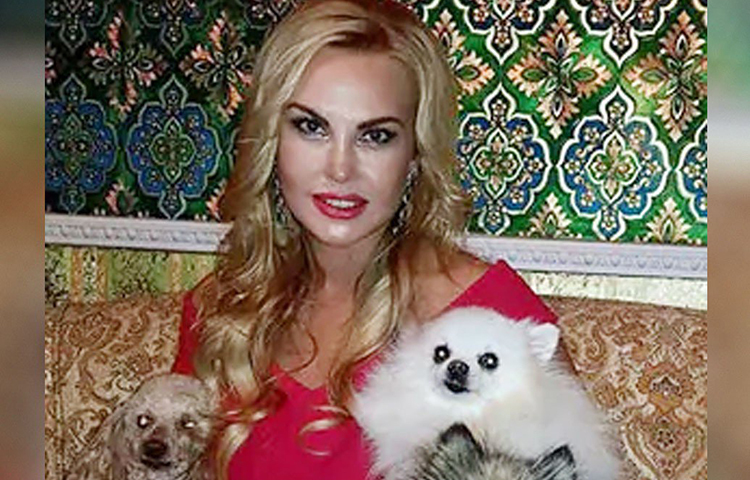 কামালিয়া-মহম্মদের বাংলোয় মোট ১০টি ঘর রয়েছে। ২২ জন পরিচারক যা দেখোশোনা করেন। এদের বার্ষিক বেতন ১ কোটি ৯৪ লাখ টাকা।