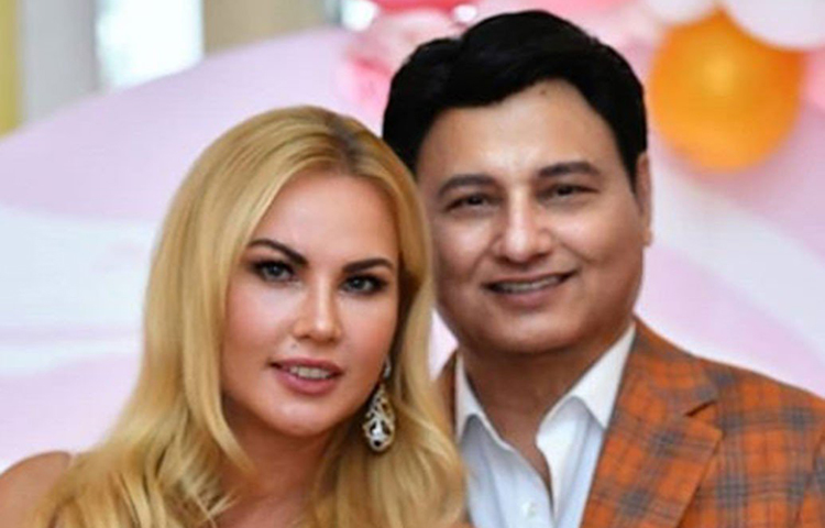 বিলাসবহুল লাইফস্টাইল আর অদ্ভুত শখের জন্য বেশ চর্চিত কামালিয়া। বছরে নাকি তিনি শপিং করেন প্রায় ৫০ লাখ টাকার।