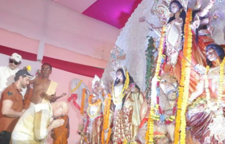 বাবা সুস্থ হওয়ার পর ক্রিশ ৪ শুরু করার ইঙ্গিত দিয়েছেন হৃতিক রোশন। শীঘ্রই শুরু হবে শুটিং।