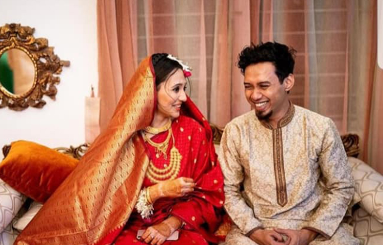 বিয়ের পর অভিনয়ের সাময়িক বিরতি কাটিয়ে নভেম্বরের শেষের দিকে পুরোদমে অভিনয়ে ফেরার কথা জানান তিনি।