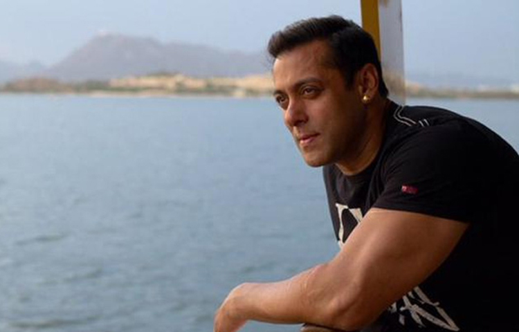 সালমান যখন বিয়ে করবেন না বলে ইঙ্গিত দিয়েই দিয়েছেন, সেই সময় তার বন্ধু সাজিদ নাদিয়াদওয়ালা কি বললেন জানেন!