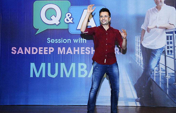 এরপর ফের পথবদল। ২০০৬ সালে শুরু করলেন ‘ইমেজেস বাজার’। এবার তিনি একসঙ্গে টেলিকলার, কাউন্সেলর এবং ফটোগ্রাফার। আজ, এই সংস্থার সাত হাজার ক্লায়েন্ট ছড়িয়ে আছে ৪৫টি দেশে।