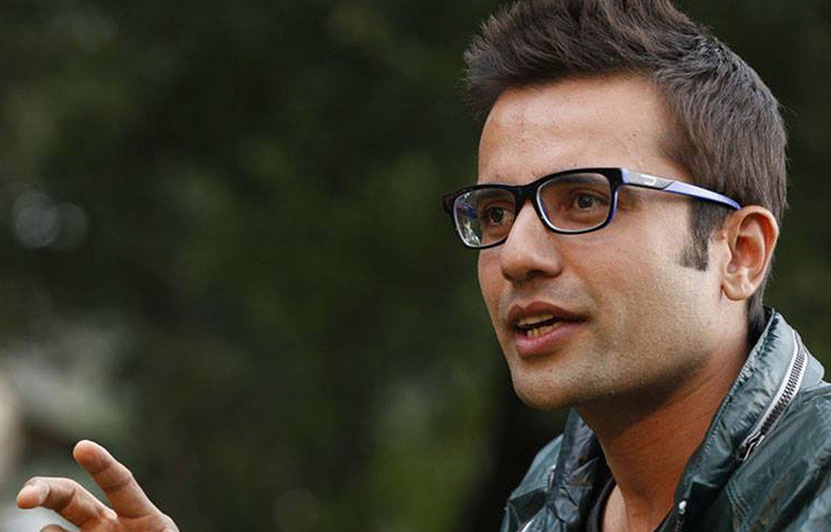 সন্দীপের কথায়, জীবনের তিক্ত অভিজ্ঞতা বা ব্যর্থতাই সবথেকে শিক্ষণীয় হয়ে দেখা দিয়েছে তার সামনে। তার কথায়, সহজ জীবনকে অযথা জটিল করে লাভ নেই। জীবন ‘আসান হ্যায়’। বলছেন উদ্যোক্তা, ফটোগ্রাফার, মোটিভেটর, মডেল এবং ইনস্পিরিশনাল স্পিকার সন্দীপ মহেশ্বরী।