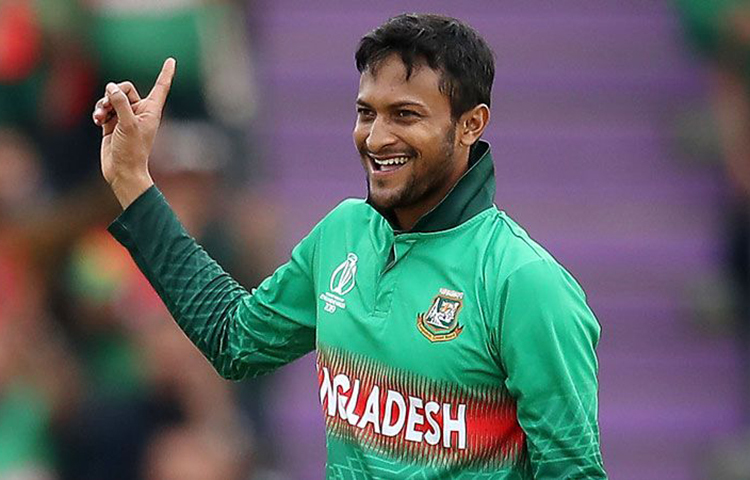 সাকিব এই টুর্নামেন্টে সাকিব ইংল্যান্ডের বিরুদ্ধে আরেকটি হাফ সেঞ্চুরি করেন। ৯ ম্যাচে তিনি ২৮.৮৫ গড়ে ২০২ রান করেন।