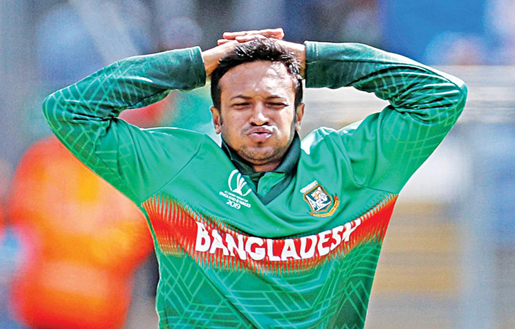 সাকিব বাংলাদেশ ক্রীড়া শিক্ষা প্রতিষ্ঠান (বিকেএসপি)-এর একজন প্রাক্তন শিক্ষার্থী। সাকিব ২০১৫ সালের জানুয়ারিতে আইসিসির খেলোয়াড়দের র্যাংকিং অনুসারে টেস্ট, ওডিআই ও টি-টোয়েন্টি প্রত্যেক ক্রিকেট সংস্করণে প্রথম ও একমাত্র ক্রিকেটার হিসেবে এক নম্বর অল-রাউন্ডার হওয়ার গৌরব অর্জন করেন।