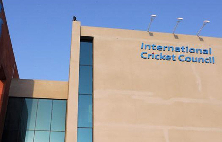 আন্তর্জাতিক ক্রিকেট কাউন্সিলের নিয়ম অনুযায়ী, কোনো ক্রিকেটার, কোচিং স্টাফ, আম্পায়ার, স্কোরার যদি জুয়াড়িদের কাছ থেকে কোনো প্রস্তাব পান, তা হলে আইসিসি বা সংশ্নিষ্ট দেশের ক্রিকেট বোর্ডের দুর্নীতি দমন শাখাকে তা জানানো বাধ্যতামূলক।