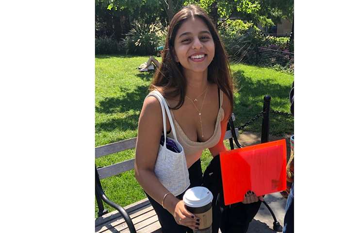 প্রকৃতি দর্শনে সাহানা।