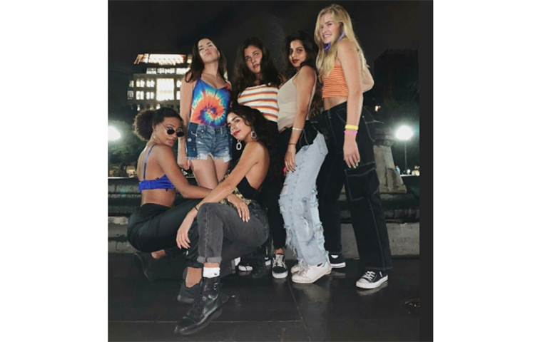 সুহানাদের আনন্দ হাসির পার্টি।