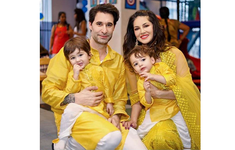 রবিবার টি সিরিজের দীপাবলি পার্টিতে সানি লিওন।