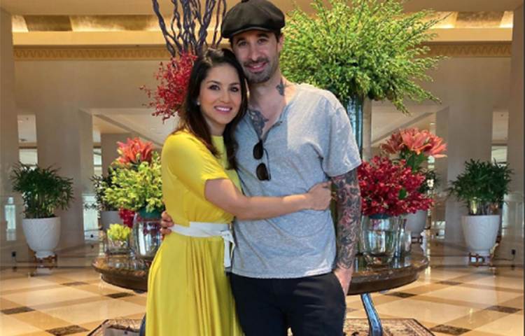 গত ২০ অক্টোবর ছিল সানির স্বামী ড্যানিয়েল ওয়েবারের জন্মদিন।