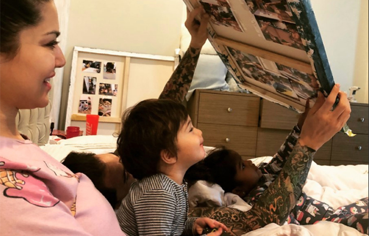 তিন সন্তানের সঙ্গেই সময় কাটাতে ব্যস্ত সানি ও ড্যানিয়েল।