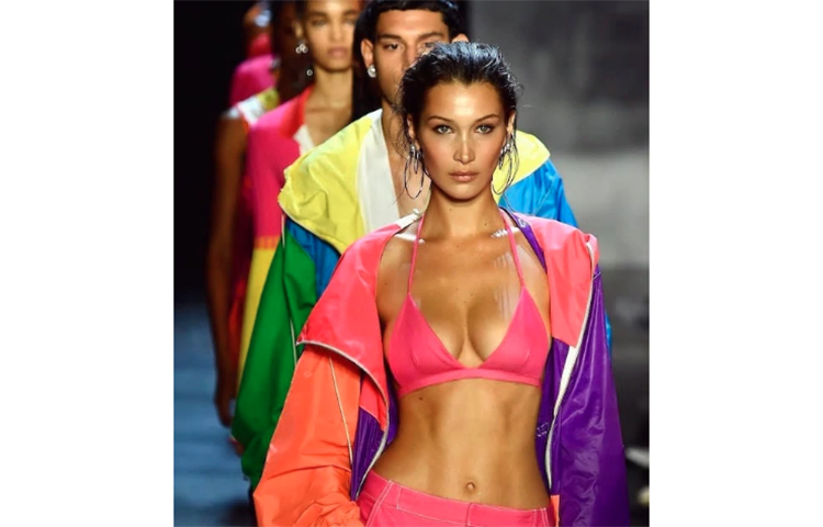 ‘গোল্ডেন রেশিও অফ বিউটি পিএইচই স্ট্যান্ডার্ড’-এ ভিক্টোরিয়া সিক্রেট মডেল বেলা হাদিদ চেহারার নিখুঁত গঠনের মাপকাঠির একেবারে কাছাকাছি। তাই ওই সৌন্দর্যের সংজ্ঞা অনুসারে বিজ্ঞানীরা তাকে সবচেয়ে সুন্দর মহিলা বলে মনে করছেন।