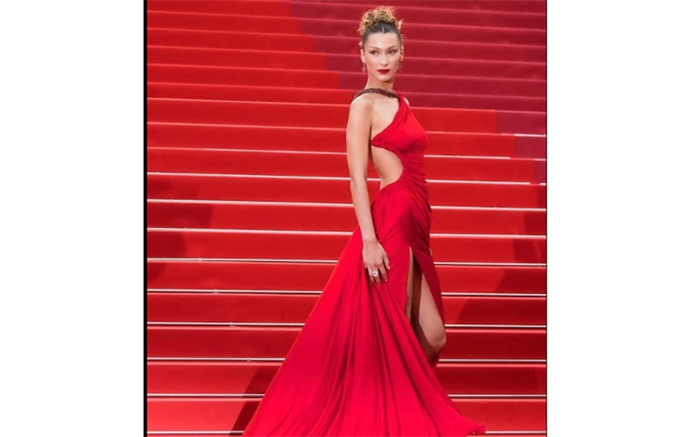 তিনি সংবাদমাধ্যমকে জানিয়েছেন, মাপকাঠি অনুযায়ী বেলা হাদিদ স্পষ্টতই বিজয়ী হয়েছেন। তার মুখমÐলের মধ্যে চিবুকের গঠনের জন্য তিনি সবচেয়ে বেশি বেটিং পেয়েছেন। সৌন্দর্যের মাপকাঠি অনুযায়ী, তার চিবুক ৯৯.৭ শতাংশ নিখুঁত।