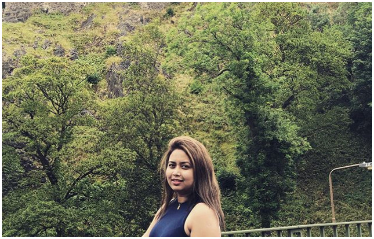 সবুজ প্রকৃতির মাঝে ভাবনা।