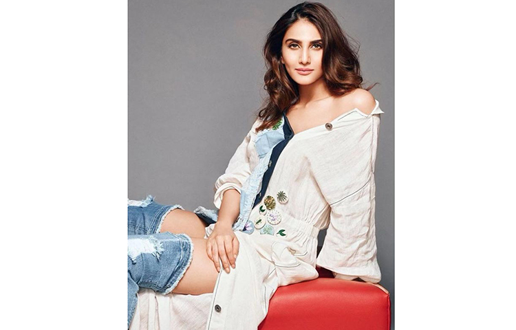 ফ্যাশনেবল বানি কাপুর।