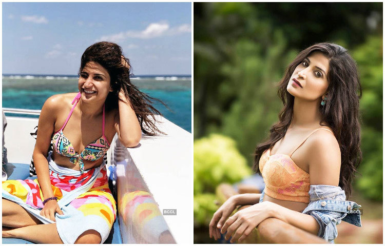 ভারতীয় টেলিভিশনের প্রিয় মুখ আহানা কুমরা মডেলিং এবং অভিনয় দিয়ে ব্যাপক দর্শকপ্রিয়তা লাভ করেছেন।