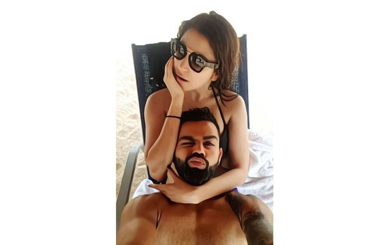 সম্প্রতি বিরাট বলেন, অনুশকাা এবং তিনি, দুজনেই মধ্যবিত্ত পরিবারে বড় হয়েছেন। দুজনেই অনেক কষ্ট করে নিজেদের ক্যারিয়ার তৈরি করেছেন বলেও জানান বিরাট।