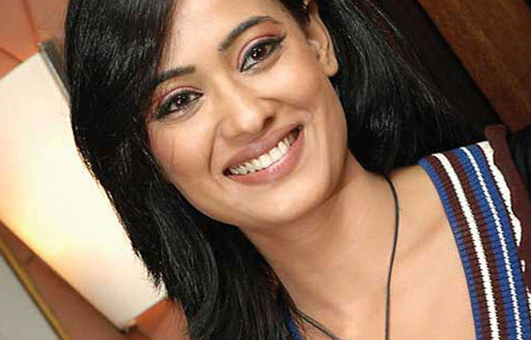 শ্বেতা তিওয়ারি: টেলিভিশন তারকা শ্বেতা তিওয়ারি বিগ বস সিজন ৪-এ ছিলেন। ডলি বিন্দ্রার সঙ্গে মারাত্মক ঝগড়া হয়েছিল তার। বিগ বস প্রতি সপ্তাহে তাকে দিত ৫ লাখ টাকা।