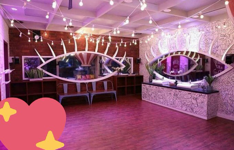 কেমন হবে বিগ বসের ঘরের অন্দর সজ্জা এবার? যা নিয়ে বেশ কিছুদিন ধরেই জোর জল্পনা শুরু হয়েছে।