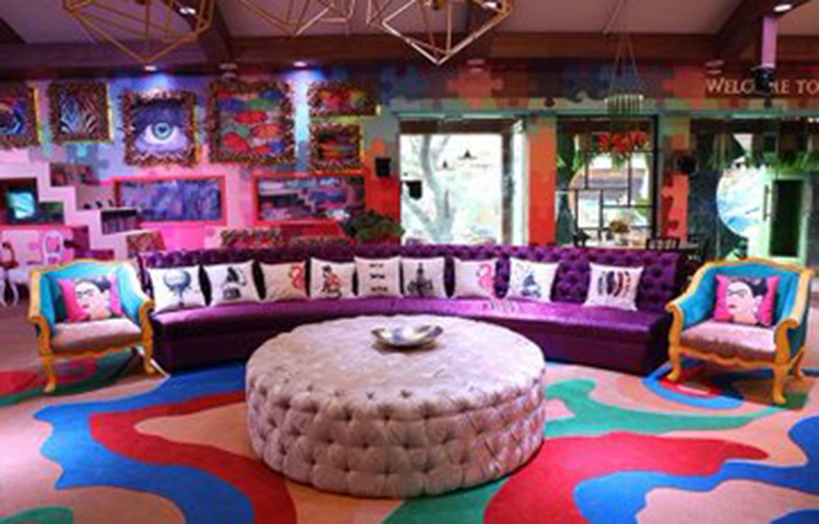 পাশাপাশি জানা যাচ্ছে, এবার বিগ বসের ঘরে আসছেন টেলিভিশনের একাধিক জনপ্রিয় অভিনেতা।