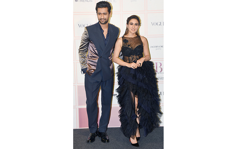 ভিকি কৌশল ও সারা আলি খান।