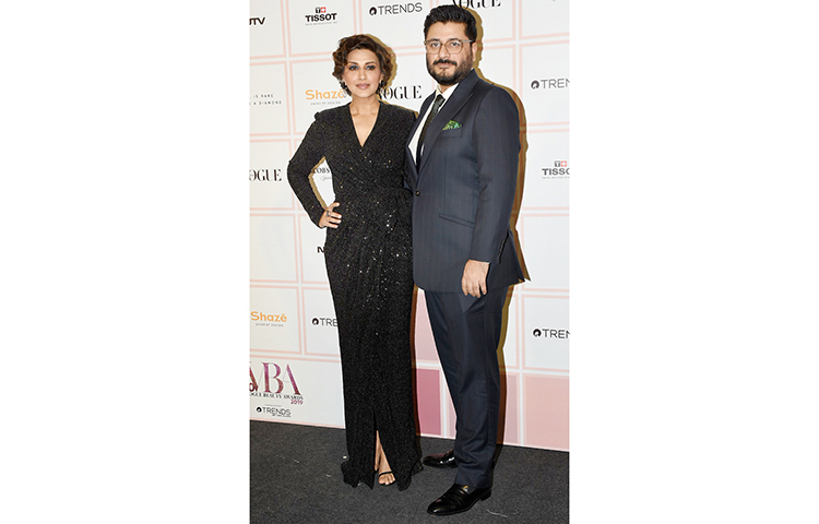 সোনালি বেন্দ্রে ও তার স্বামী গোল্ডি বেহল।