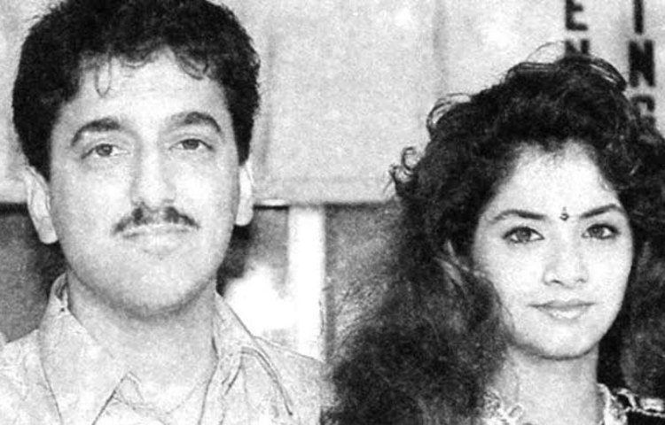 দিব্যা ভারতীকে দেখে তার প্রেমে মুগ্ধ হয়ে বিয়ে করেন সাজিদ নাদিয়াদওয়ালা, বিয়ের ১১ মাস পর অ্যাপার্টমেন্টের ছাদ থেকে পড়ে মৃত্যু হয় বিলউডের এই সুন্দরী অভিনেত্রীর।