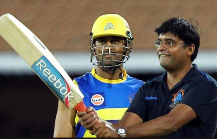 ত্রিদেশীয় সিরিজের পর দেখা যায়, টুর্নামেন্টে টিম ইন্ডিয়ার হয়ে বিরাট কোহালির পর সবচেয়ে বেশি রান করেছিলেন গৌতম গম্ভীর। গুজব রটে, মাহির টিমে ভাঙন ধরেছে। টুর্নামেন্টের ফাইনালে পৌঁছতে ব্যর্থ হয়েছিল টিম ইন্ডিয়া। ফলে, ধোনির সমালোচনায় মুখর হয় মিডিয়া। অনেকের মতে, ভুল দল নির্বাচনের ফলেই ব্যর্থতা সঙ্গী হয়েছিল ভারতের।