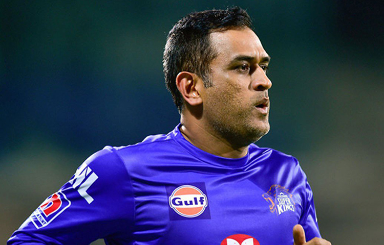 স্পোর্টস ম্যানেজমেন্ট সংস্থায় মালিকানা প্রসঙ্গে প্রাক্তনদের তুমুল সমালোচনার মুখে পড়েন ধোনি। তবে ওই সংস্থা জানায়, বিতর্কের আগে সংস্থায় ধোনির শেয়ার থাকলেও, সেই সময় তা ছিল না। তবে তথ্য যাচাই করে অন্য রকমের প্রমাণ সামনে আসে। যদিও এ নিয়ে বেশি জলঘোলা হয়নি।